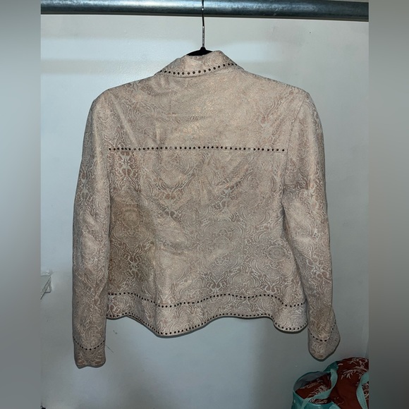 Tan jacket with print on it - Picture 2 of 3